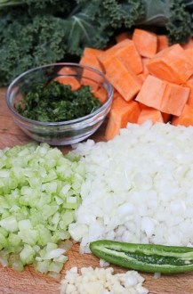 chickensweetpotatokalesoupingredients
